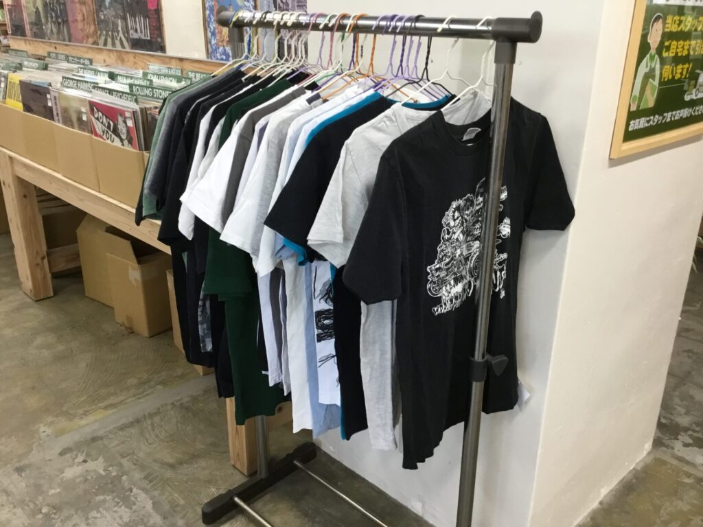 古着バンドTシャツを30着ほど出しました