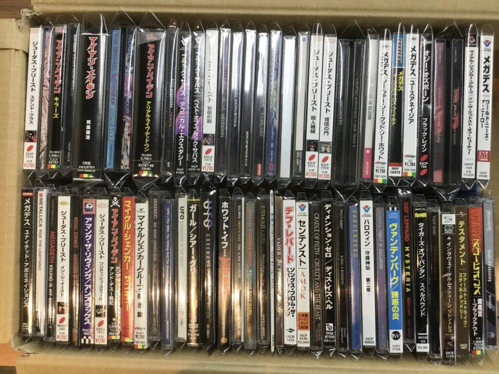 ヘヴィ・メタル＆ハード・ロックのCDがまとめて約60枚ほど入荷しました。