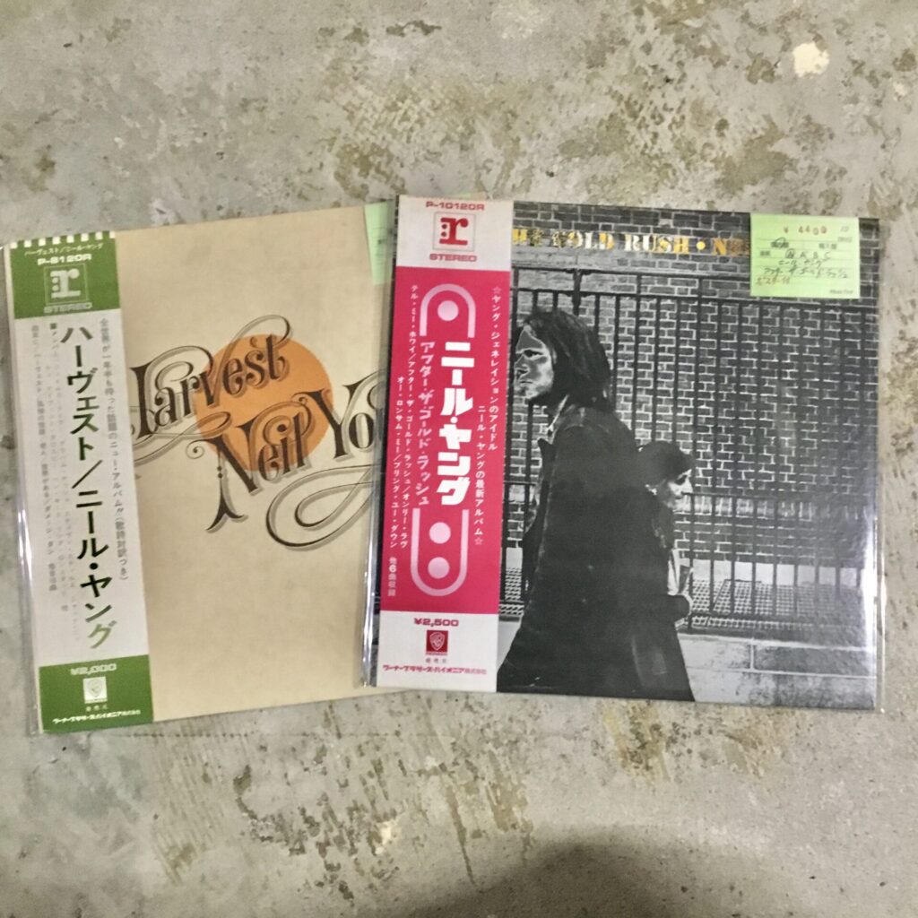 ニール・ヤングの帯付LPレコードが入荷致しました。