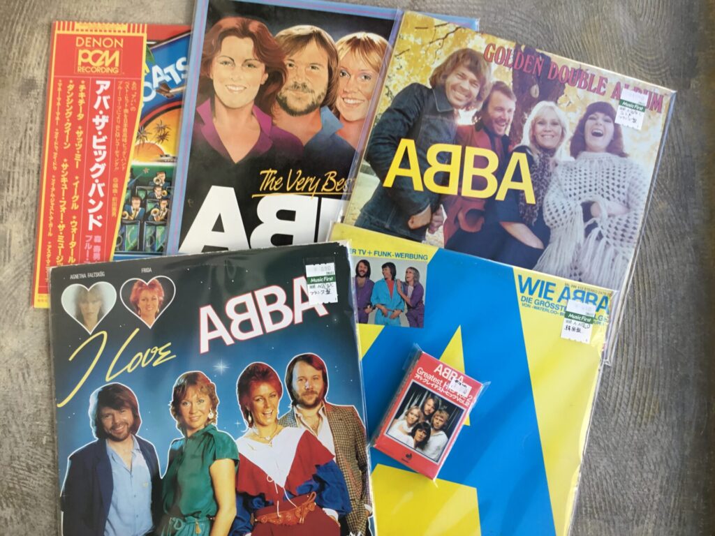 アバ(ABBA)の輸入盤やカセット、カバー・アルバムなど、あまり見かけないニッチなレコードがひとつかみ入荷しました。