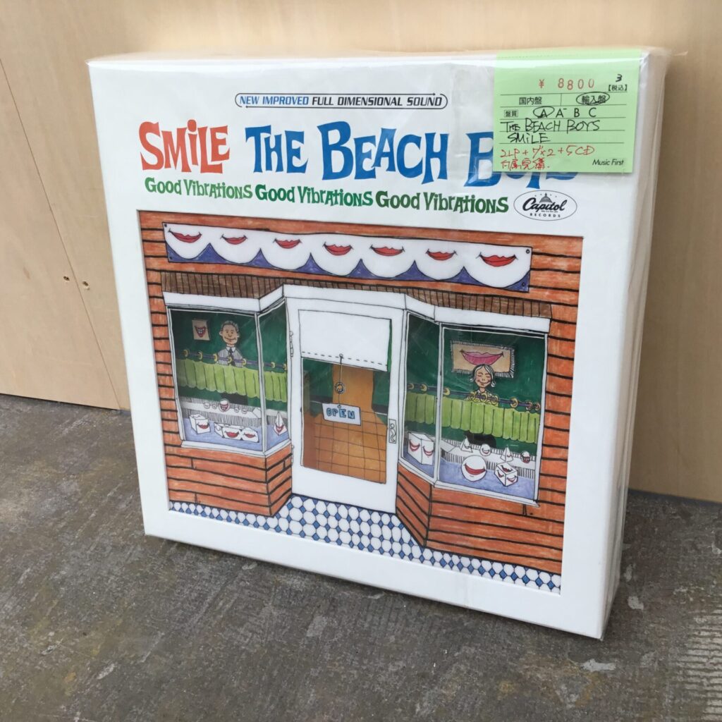 ビーチ・ボーイズの豪華ボックスセット「The Smile Sessions」が入荷しました。
