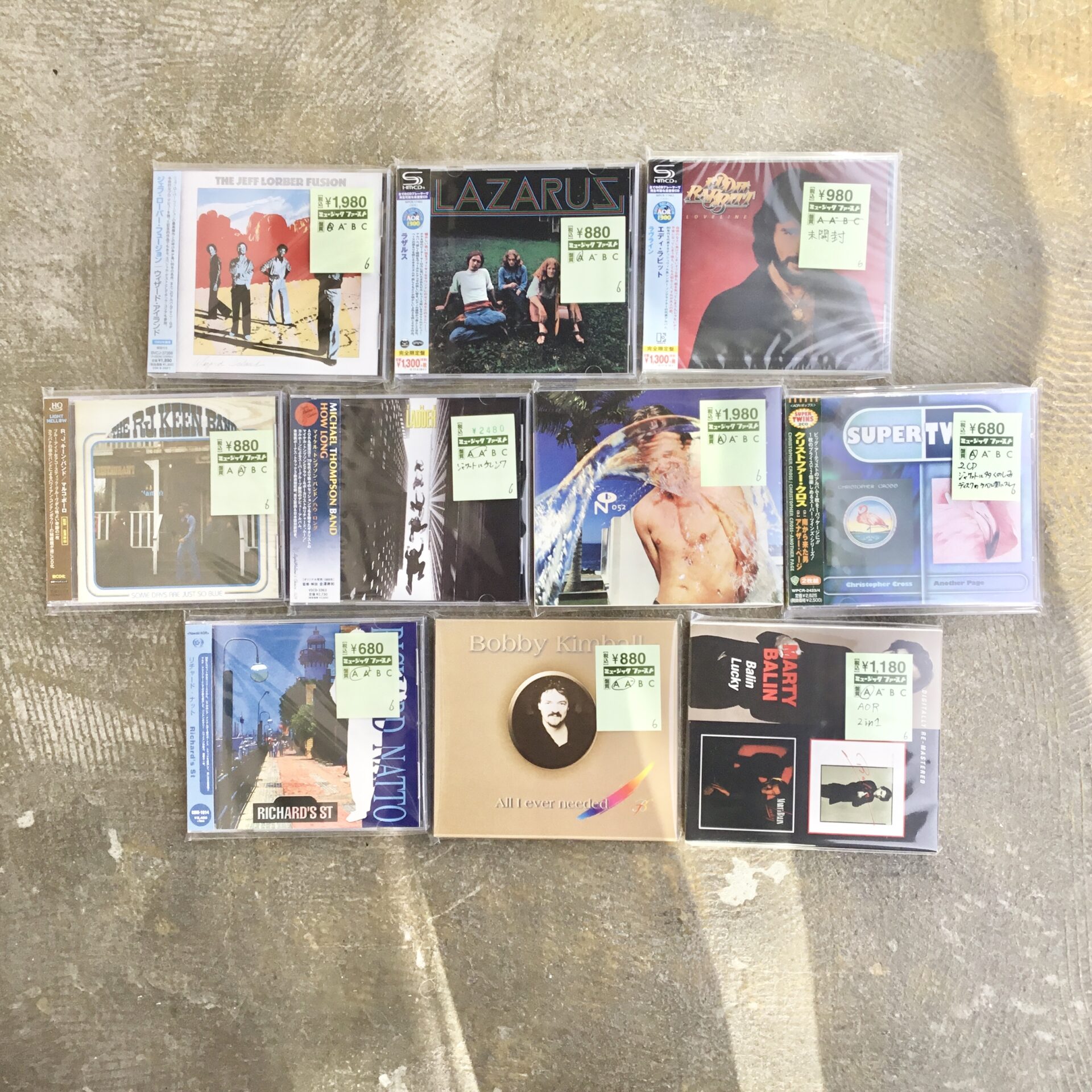 【特集コーナー新入荷】 特集コーナーに本日追加しましたCDたちです。